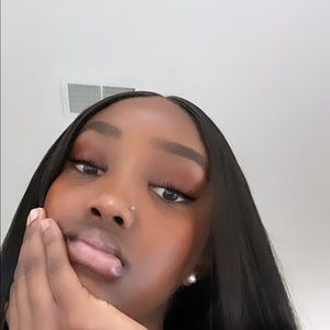Meet your Posher, Prisca